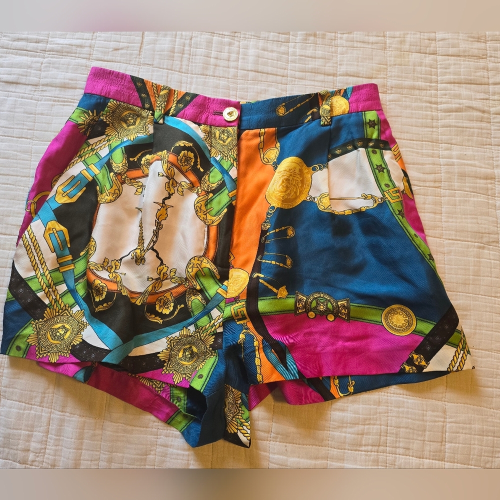 Versace shore